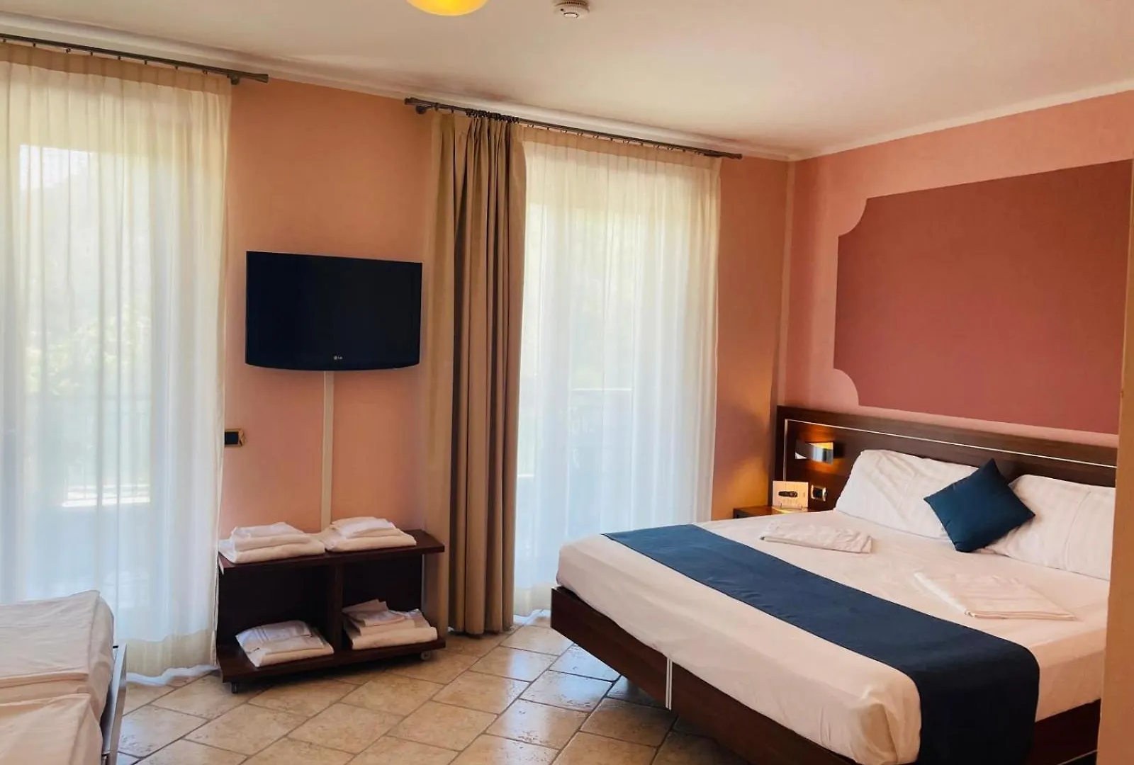 לאבנה פונטה טרסה Hotel Grotto Bagat  לאבנה פונטה טרסה