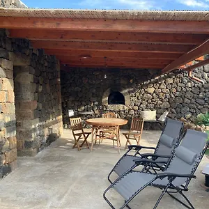 https://dammuso-kuddia-pantelleria-island.sicilyhotelsitaly.net