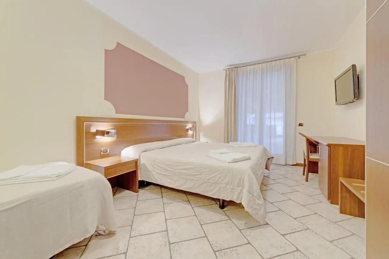 Hotel Grotto Bagat Ponte Tresa 3*,